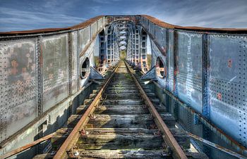 Un pont ferroviaire en ruine