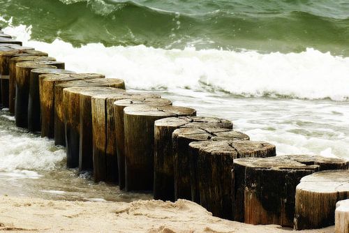 Wave breakers