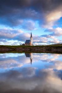 Church of Den Hoorn by the sea.