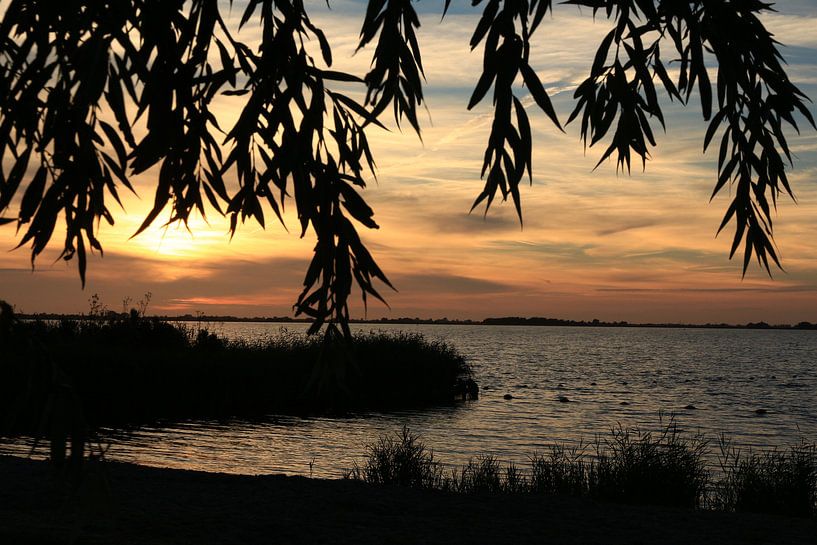 Zonsondergang  Slotermeer - Sloten Friesland. von Fotografie Sybrandy