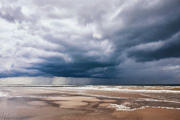 Seelandschaft mit aufkommendem Sturm über der Nordsee von eric van der eijk