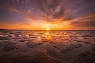 End of Days - De zon verdwijnt bijna onder de horizon tijdens de van Bas Meelker thumbnail