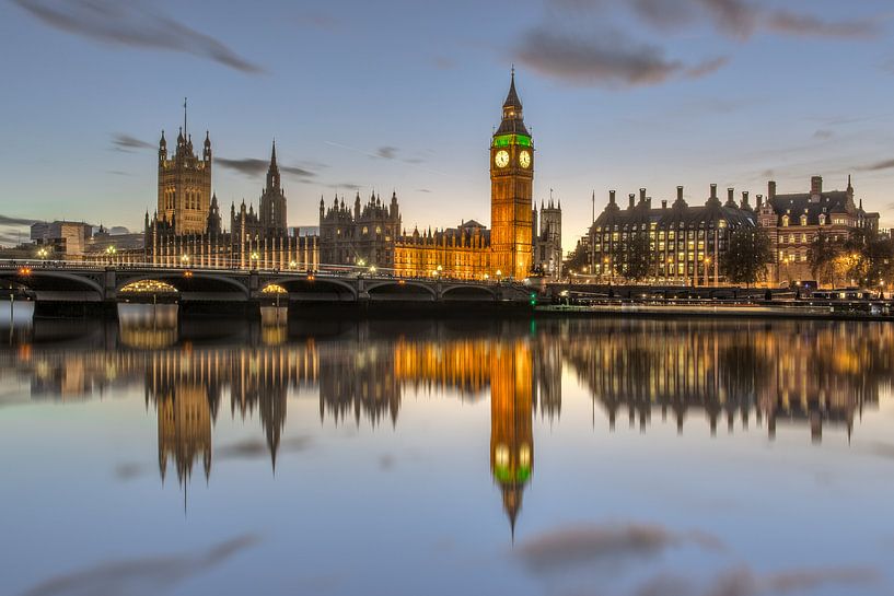 Houses of Parliament en de Big Ben in London van Tubray