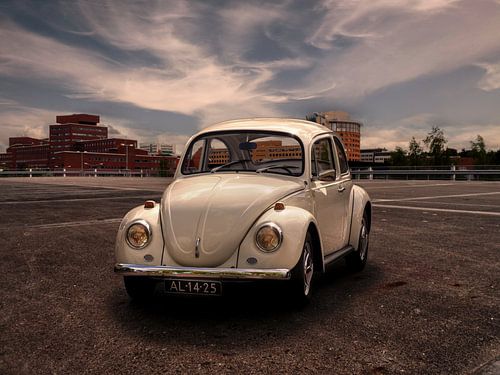 Retro Volkswagen Käfer in Straßenszene