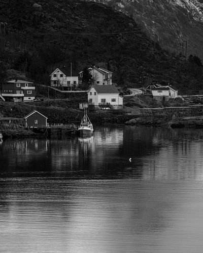 Schwarz-weißes Boot