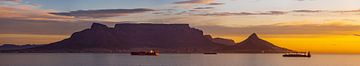 The iconic Table Mountain at sunset, panorama by Beeldpracht by Maaike