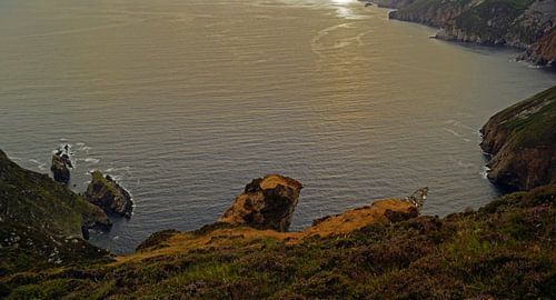 Zonsondergang bij de Slieve League kliffen in Ierland