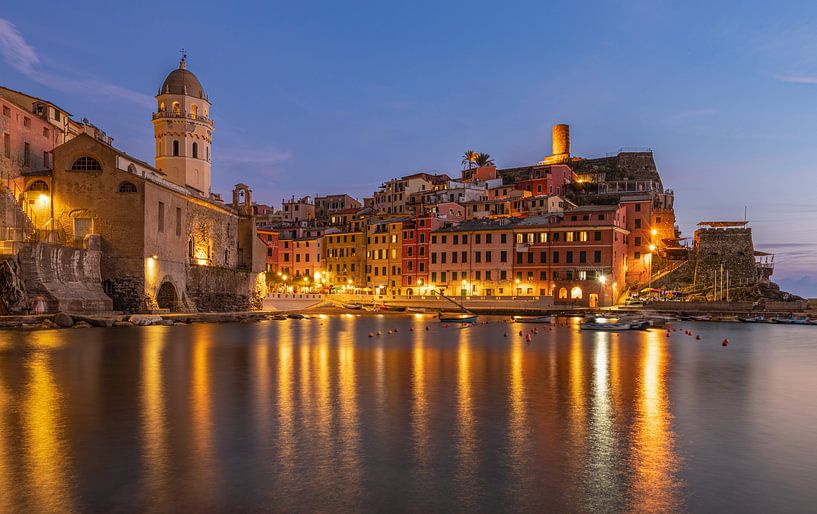 Vernazza à l'heure bleue par Ton van den Boogaard