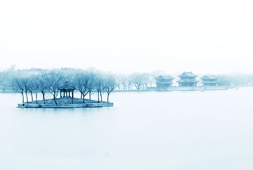 Pavilion Island in een mistige blauwe waas