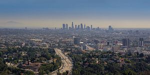 Skyline de Los Angeles depuis les collines d'Hollywood sur Toon van den Einde