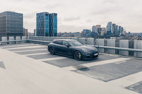 Porsche Panamera 4S in Amsterdam
