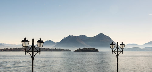 Jenseits von Licht, Wasser und Bergen.