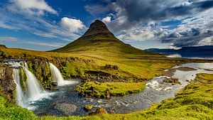 Kirkjufell in IJsland van Dieter Meyrl