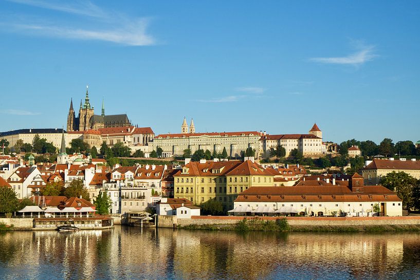 Blick von der Karlsbrücke auf Prag, Tschechische Republik von Marco IJmker