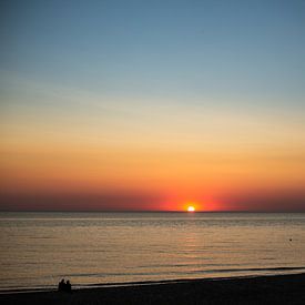 Zonsondergang aan het strand van Miranda van Assema