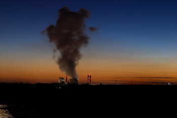 Coucher de soleil en usine