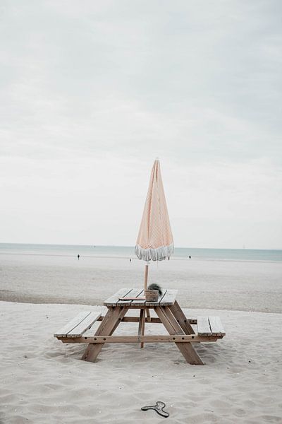 Rest on the beach by Olivier Kievits