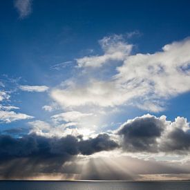 bleu sky above the rain von Aart Jan van Mossel