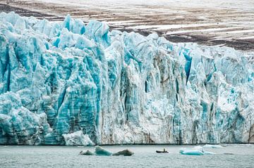 Zodiac auf dem Gletscher. von Ron van der Stappen