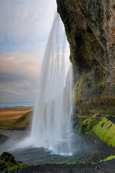 Seljalandsfoss by Julia Schellig