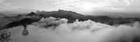 Rio in de wolken (zwartwit) van Merijn Geurts thumbnail