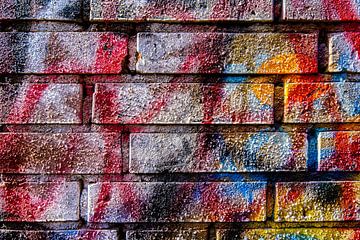 Mur de briques avec taches de couleur sur Dieter Walther