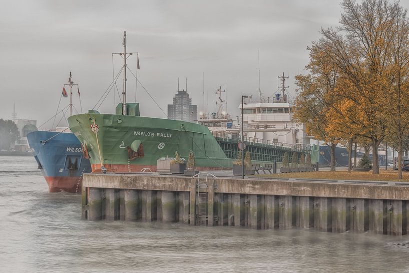 Boten aan de Parkkade par Henri van Avezaath