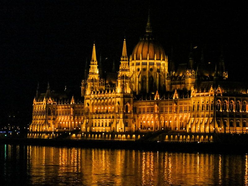 Budapest by Hello Pompoyo