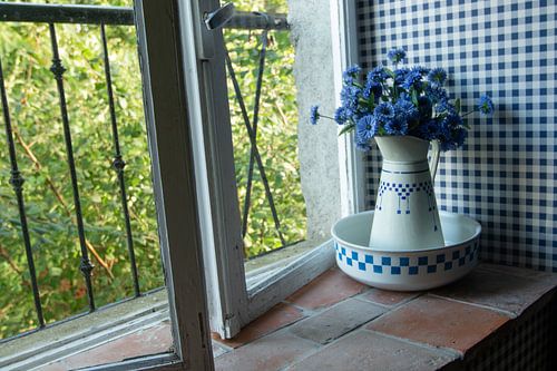 Frans interieur met decoratie, blauwe tinten