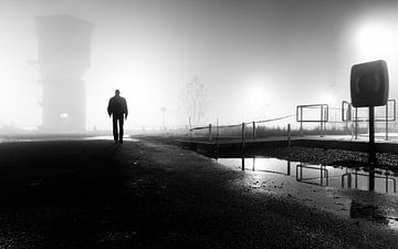 In Dark and Mist van Tim Corbeel