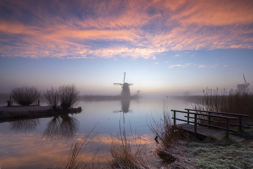 Foggy sunrise at Kinderdijk by Frank Laurens