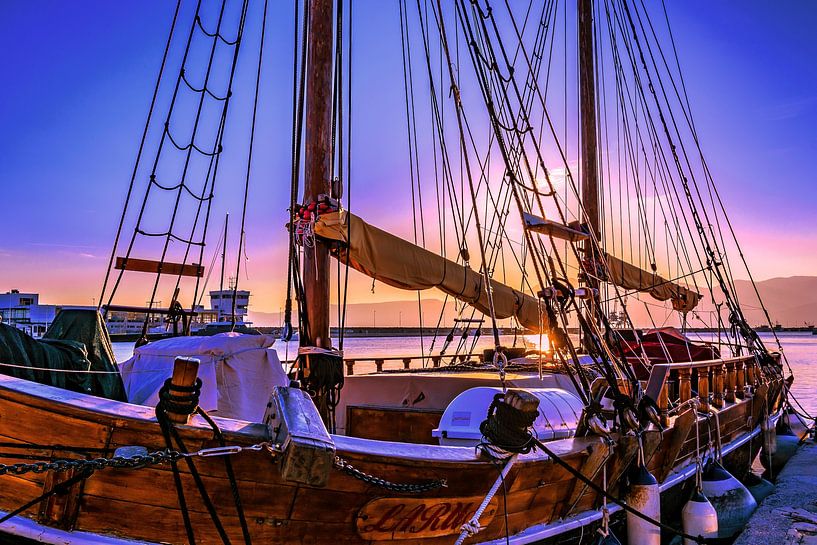 CROATIA : SUNSET AT THE HARBOUR by Photoart-Naegele