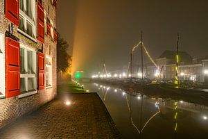 Zwolle Thorbeckegracht an einem nebligen Winterabend
