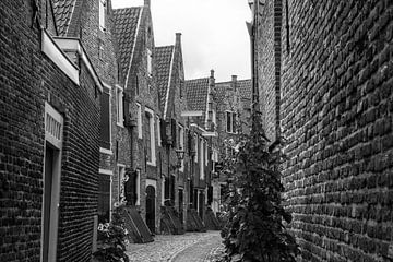 Kuiperspoort Middelburg in zwart wit van Patrick Verhoef