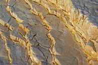 Patronen in vulkanisch gesteente van Kristof Lauwers thumbnail