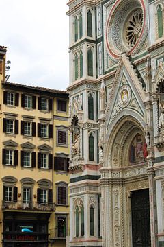 Kathedraal op een plein in Florence, Italië van Shania Lam