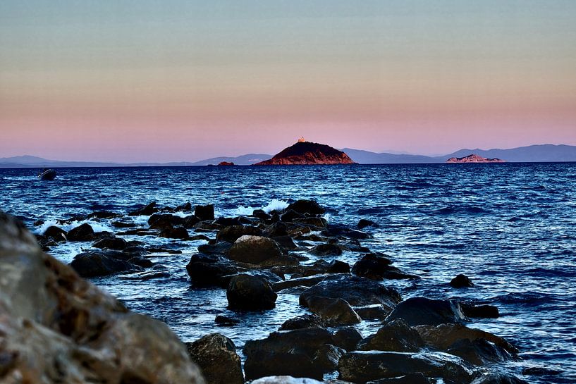 Coucher de soleil sur la côte de Cavos par Keywan Salehi