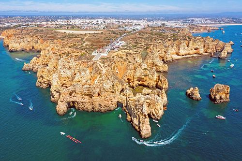 Luchtfoto van Ponte Piedade bij Lagos in Portugal