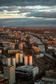 Sonnenuntergang über Berlin vom Fernsehturm von Leo Schindzielorz