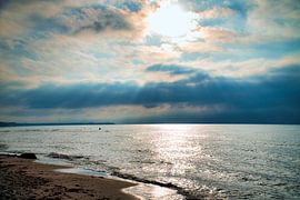 Zonsondergang op het strand van Zingst, romantisch van Martin Köbsch