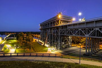 Niederfinow boat lift in the blue hour