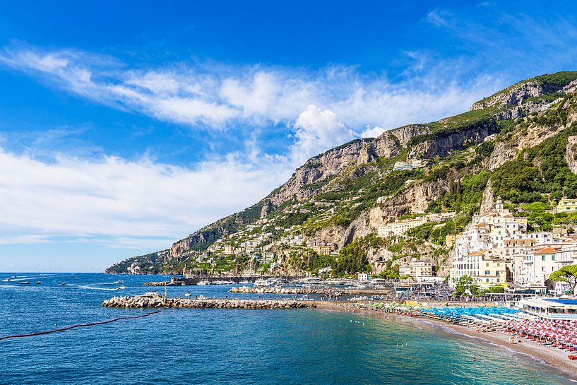 Blick auf Amalfi an der Amalfiküste in Italien von Rico Ködder