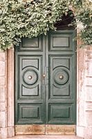 Grüne Holzhaustür Rom
