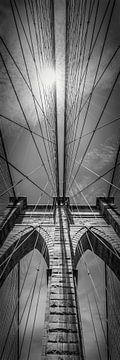 NEW YORK CITY Brooklyn Bridge im Detail | Panorama vertikal von Melanie Viola