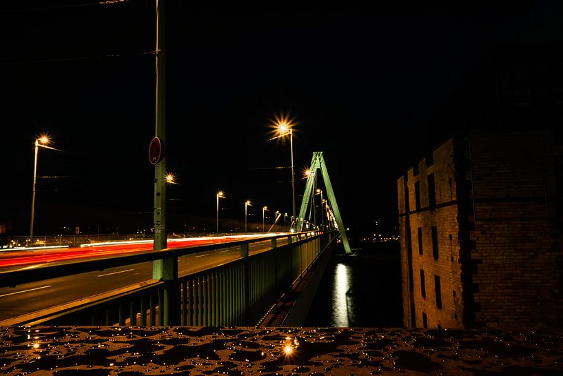 Severinsbrücke bei Nacht von Tom Voelz