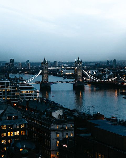 London by Hello Pompoyo