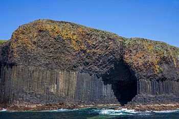 Fingal's Cave ist eine Meereshöhle auf der unbewohnten Isle of Staffa in