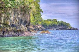 Rocky shore in Crystal Bay - Nusa Penida, Bali by Roith Fotografie