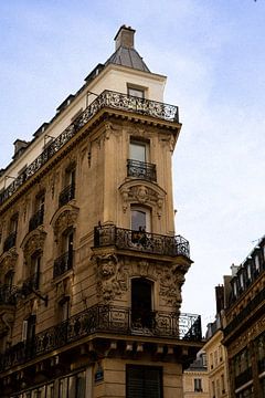 Right on the Corner | Paris | France Travel Photography sur Dohi Media