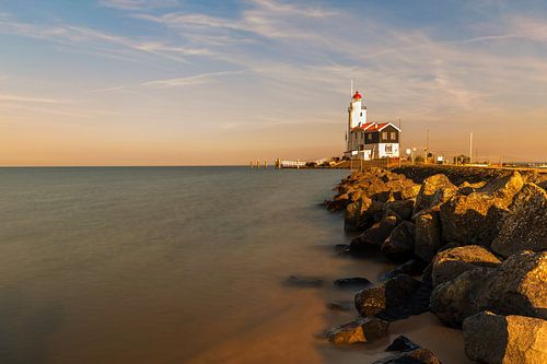 Paard van Marken - Vuurtoren bij zonsondergang